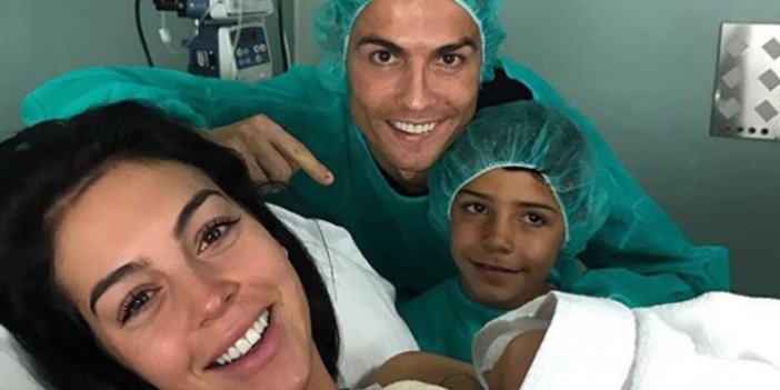 Ronaldo havalarda uçuyor... Bir kez daha baba oldu