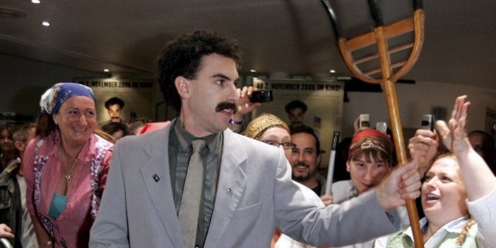 "Borat" karakteri şeklinde giyinen 6 Çek turist tutuklandı