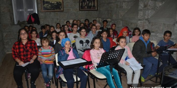 Trabzon’da mülteci çocuklardan koro oluşturuldu