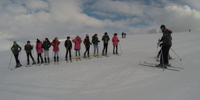 Tokat'ta öğrencilere kayak eğitimi