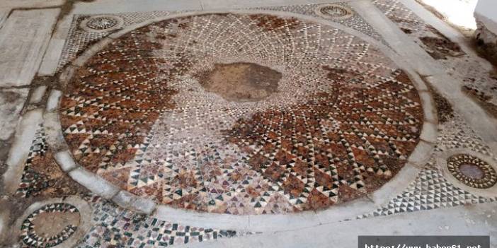 Trabzon'da camiye dönüştürülen kilisede 1600 yıllık mozaik!