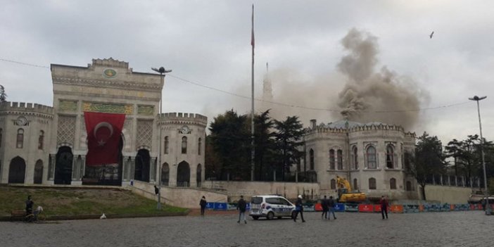 İstanbul Üniversitesi'ndeki yangın