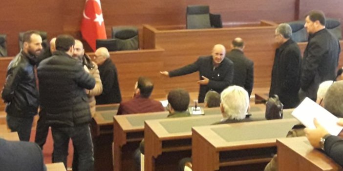 Mecliste sinirler gergin... Kanuni Bulvarı mağdurları Gümrükçüoğlu'nu bekliyor