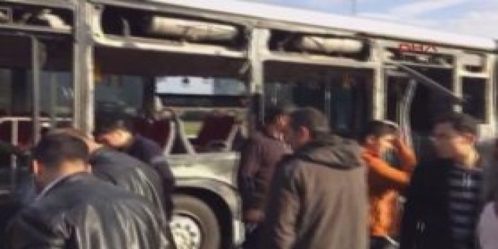 İstanbul'da iki metrobüs çarpıştı! Olay yerine ekipler sevk edildi