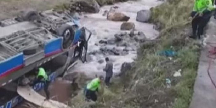 Peru'da feci kaza: 10 ölü 30 yaralı