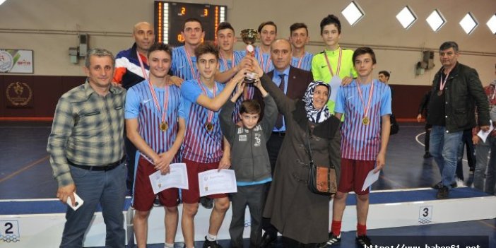 Futsalda lise öğrencileri hünerlerini gösterdi 