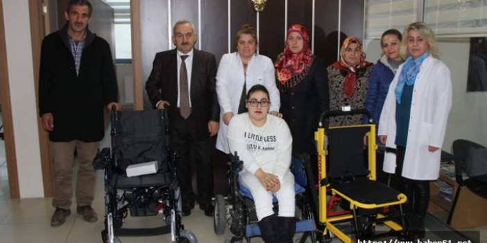 Doğuştan yürüme engelli Kübra’ya anlamlı hediye