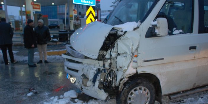 Tokat'ta trafik kazası: 12 yaralı