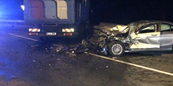 Trabzon plakalı kamyon  kaza yaptı!