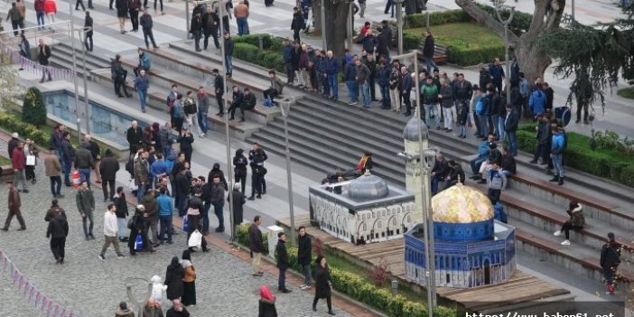 Trabzon'da turist Mescid-i Aksa maketine yaslandı, ortalık karıştı