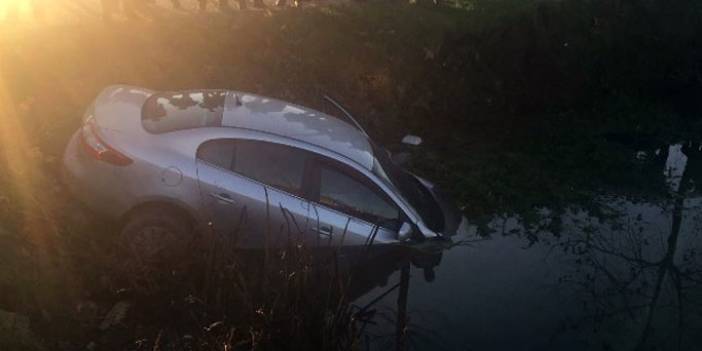 Sakarya'da otomobil su kanalına düştü 26 Aralık 2017