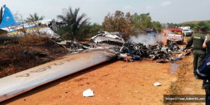 Uçak düştü: 12 ölü