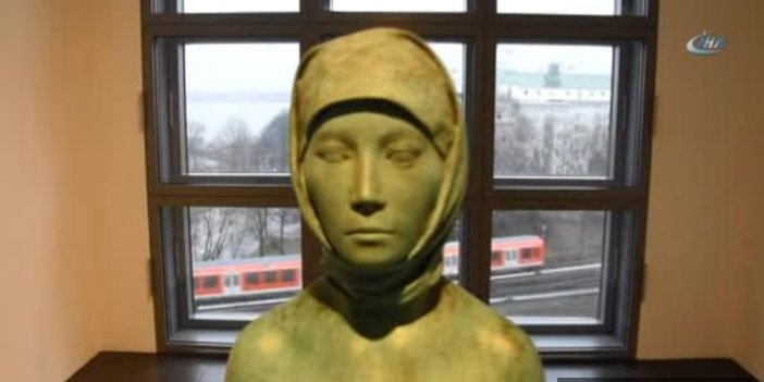 Başörtülü çıplak kadın heykeli yeniden ortaya çıktı 