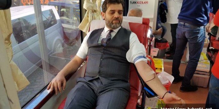 Trabzon'da İYİ Partililer Mehmetçik için kan verdi