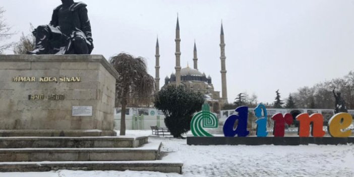 Edirne' kar yağışı etkili oluyor