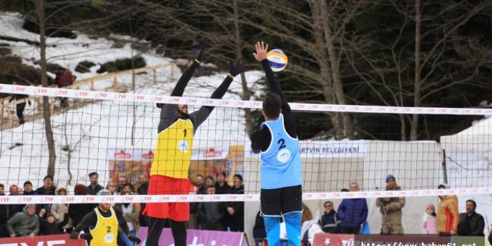 Artvin'de Kar Voleybolu Türkiye Şampiyonası yapıldı