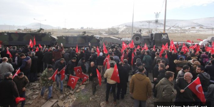 Bayburtlular, Afrin konvoyunu Türk bayrakları ile uğurladı 