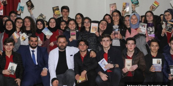 Şırnaklı öğrencilerden Rize'ye 'kardeşlik' kitapları