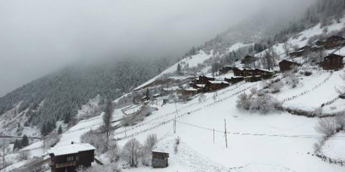 Rize'de kar 8 köy yolunu kapattı