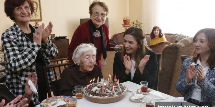 Emekli öğretmenin 104’üncü yaş günü kutlandı