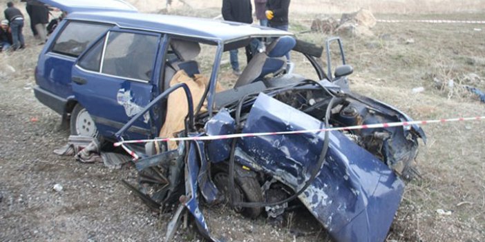 Trabzon plakalı otomobil kaza yaptı: 2 ölü 6 yaralı