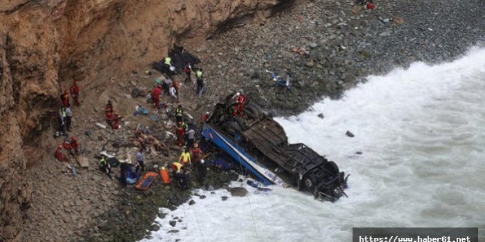 Peru'da otobüs kazası: 11 ölü
