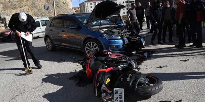 Trabzon plakalı otomobille motosiklet çarpıştı: 2 yaralı