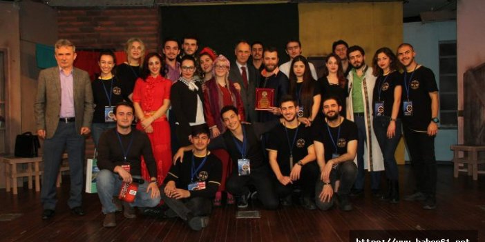 Sui Generis Tiyatro, Trabzon'da tam not aldı 