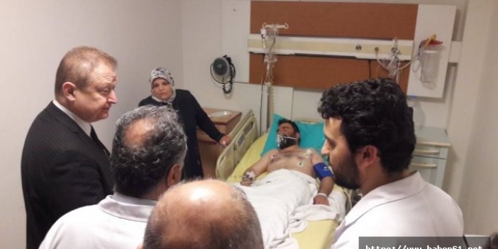 Vali Yavuz, şehit ailesini ve yaralı polisi ziyaret etti 