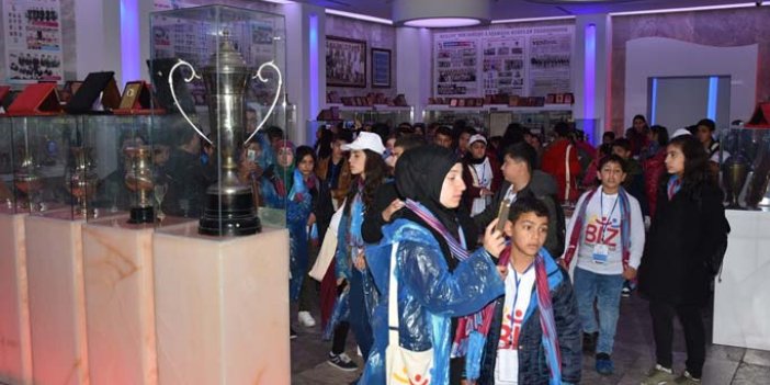 Şanlıurfa'dan gelen öğrenciler Trabzon'u gezdi