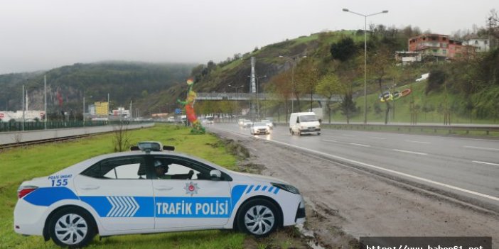 Maket polis araçlarının tepe lambaları çalındı