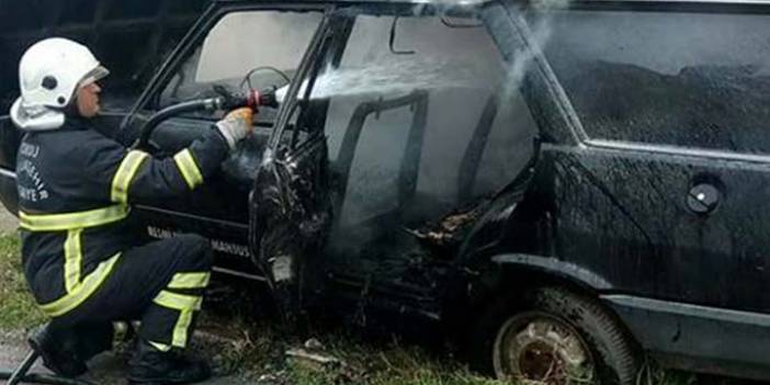 Ordu'da park halindeki bir otomobil yandı 12 Nisan 2018