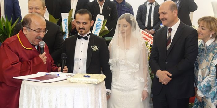 Bakan Soylu Trabzon'da nikah şahidi oldu