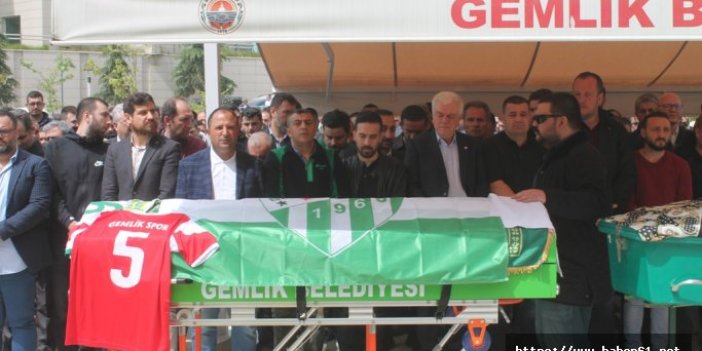 Maç dönüşü kazada ölen Bursaspor taraftarı toprağa verildi