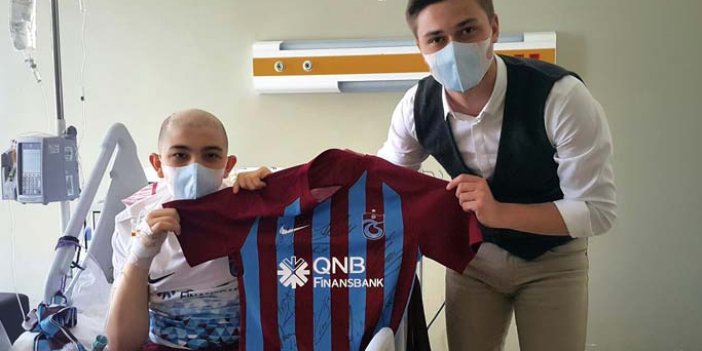 Trabzonsporlu futbolculardan anlamlı hareket