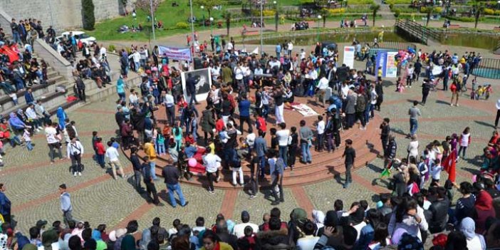 Göçmen öğrenciler Trabzon'da 23 Nisan'ı kutladı