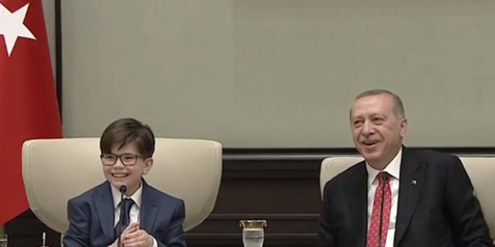 Erdoğan koltuğu devretti