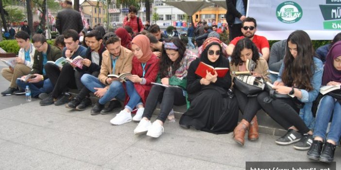Trabzon'u hem gezdiler, hem kitap okudular
