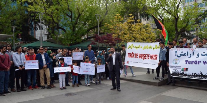 Afganlar Trabzon'da savaşa ve teröre hayır dedi