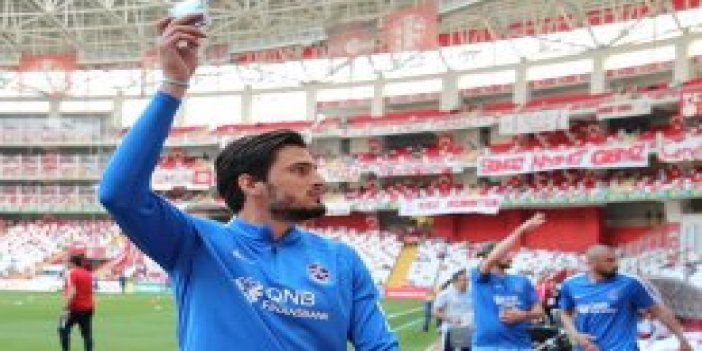 Trabzonspor'da fındık dağıtmaya devam