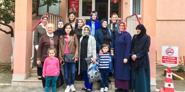 AK Parti Çarşıbaşı Kadın Kollarından Huzurevi ziyareti