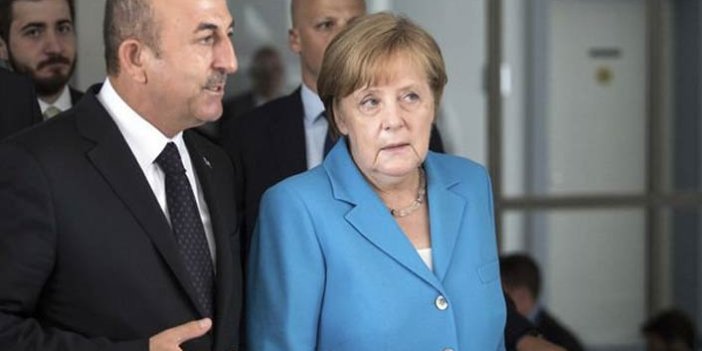 Merkel'den Erdoğan'a Almanya daveti!