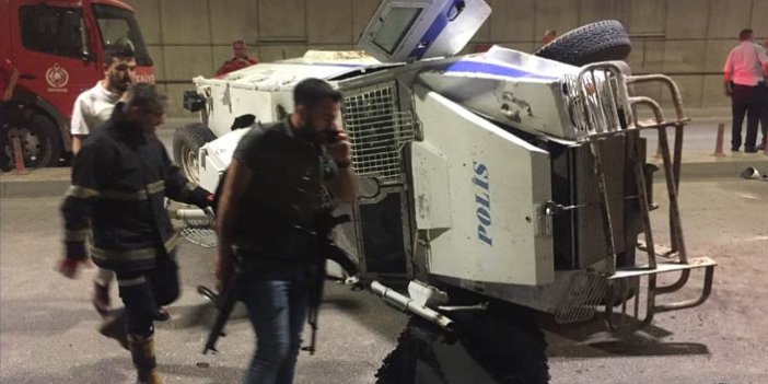 Zırhlı araç kamyonetle çarpıştı: 2 polis yaralı