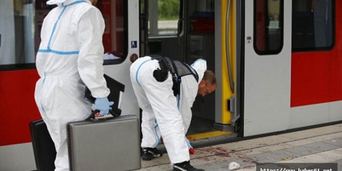 Almanya’da trende bıçaklı saldırı dehşeti