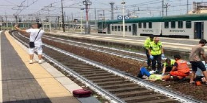 Tren kazasında selfie çekti