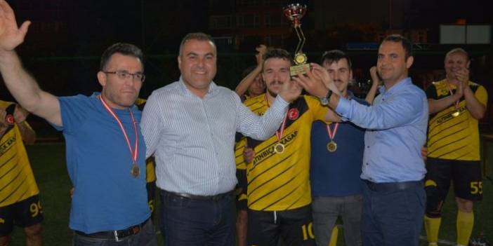 Görele'de Şehidin anısına futbol turnuvası düzenlendi