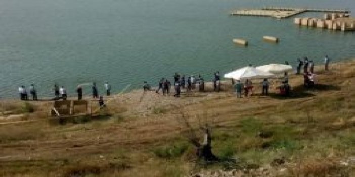 Baraja giren 2'si kardeş 3 çocuk hayatını kaybetti
