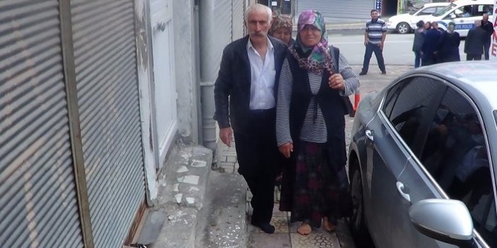 Erdoğan, oy kullanmaya yalın ayak giden çifti Beştepe'de ağırlayacak