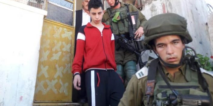 İsrail askerlerinden 12 Filistinli çocuğa gözaltı