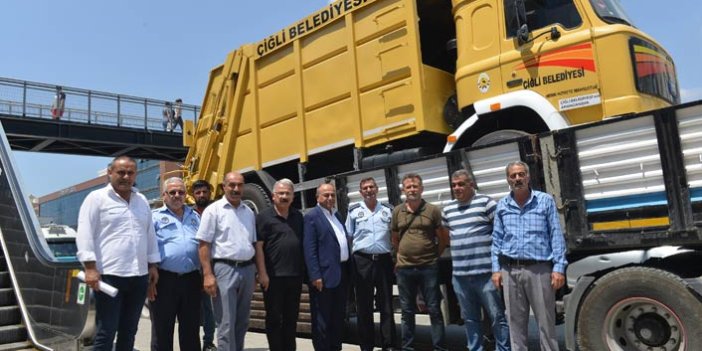 İzmir'den Trabzon Düzköy’e çöp kamyonu